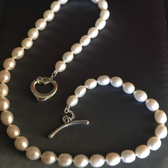 Authentic Tiffany & Co. Elsa Paretti open heart fresh water pearl necklace 16” - Picture 3 of 7